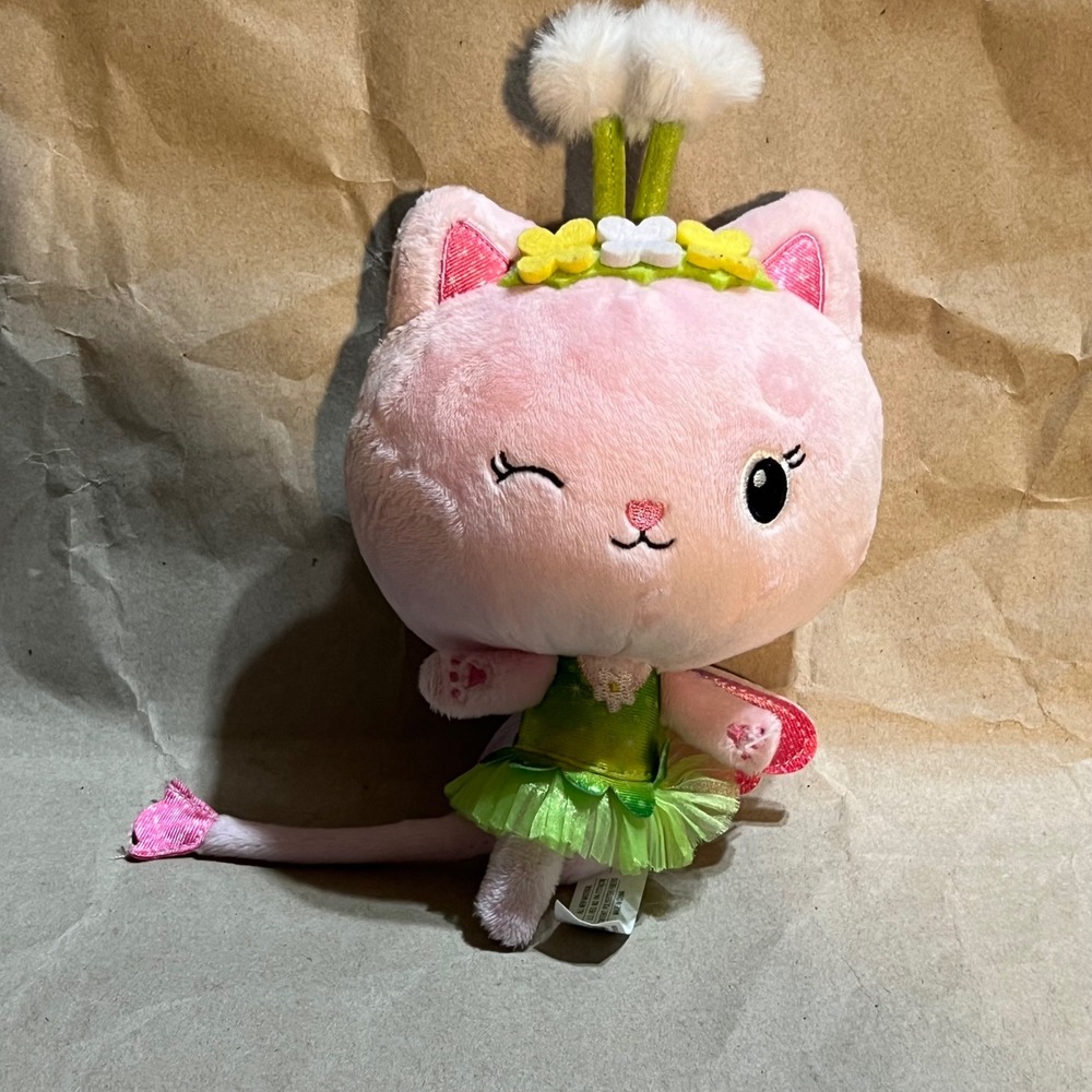 DreamWorks Gabby's Dollhouse Kitty Fairy Plush Pink Green Fairycore Wings 8"